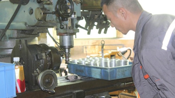 機(jī)械設(shè)備零件加工找哪家更好？就找長(zhǎng)鴻精密